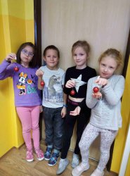 SLUNÍČKA -  VÁNOČNÍ KOULIČKY Z POLYSTYRENU - PROSINEC 24-25