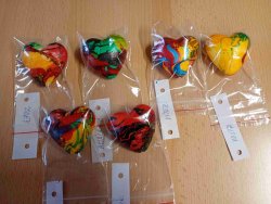 KOČIČÁCI - VALENTÝNSKÁ TVOŘIVÁ DÍLNA - ZDOBÍME POLYSTYRENOVÁ SRDÍČKA MRAMOROVACÍ BARVOU - ÚNOR 25-26