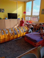 SLUNÍČKA - ZDOLÁVÁME PŘEKÁŽKOVOU DRÁHU - BŘEZEN 25-26