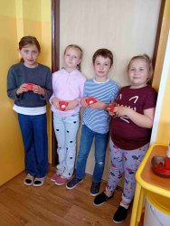 SLUNÍČKA - DÁREK KE DNI MATEK - KVĚTEN  25-26